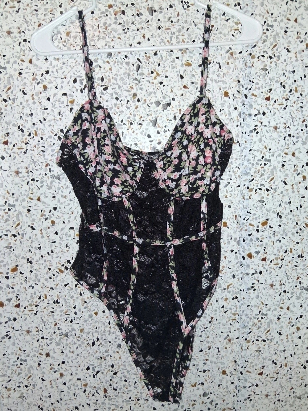 Women's Shein Curve 1XL Lace Floral Bodysuit Black
